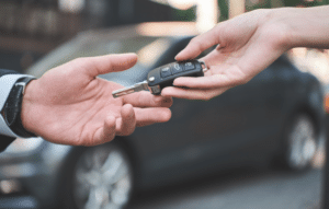 10 Coches Populares que Menos Consumen Combustible