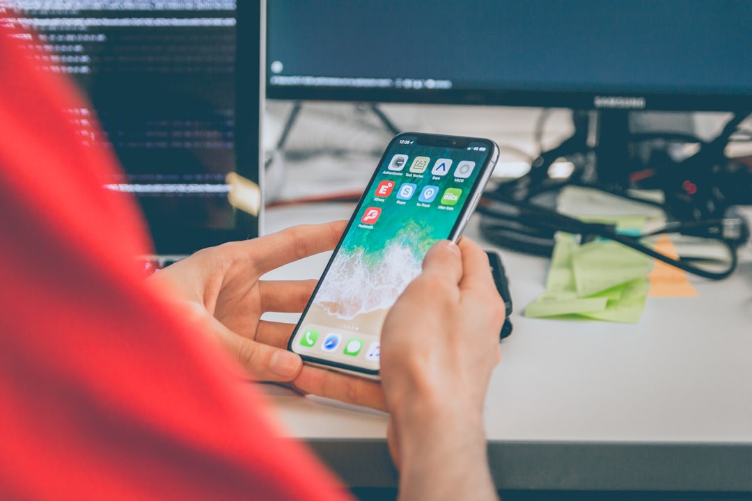 Aplicación estilo Siri: asistente voz inteligente para iPhone